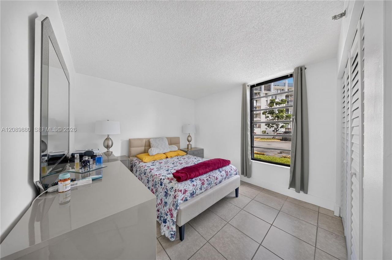 9686 Fontainebleau Blvd, Unit 106, Miami, FL 33172 Photo