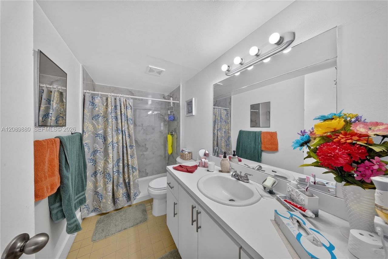 9686 Fontainebleau Blvd, Unit 106, Miami, FL 33172 Photo