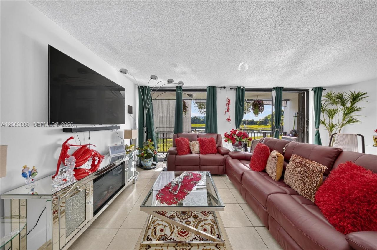 9686 Fontainebleau Blvd, Unit 106, Miami, FL 33172 Photo