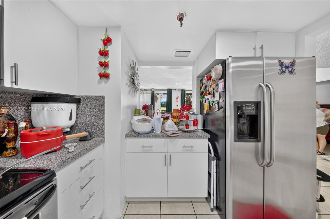 9686 Fontainebleau Blvd, Unit 106, Miami, FL 33172 Photo
