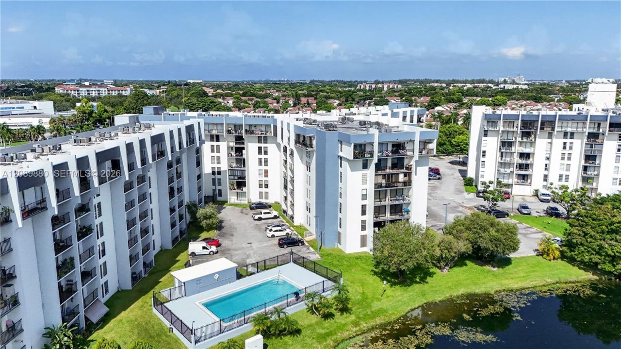 9686 Fontainebleau Blvd, Unit 106, Miami, FL 33172 Photo