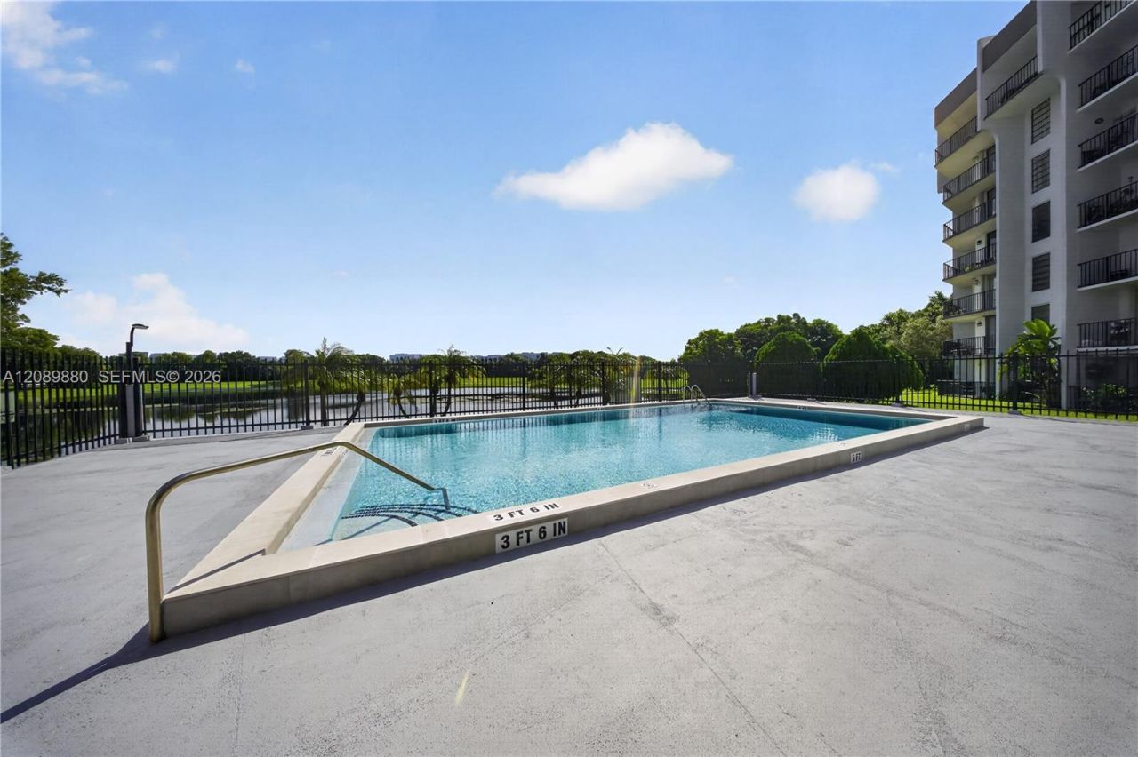 9686 Fontainebleau Blvd, Unit 106, Miami, FL 33172 Photo