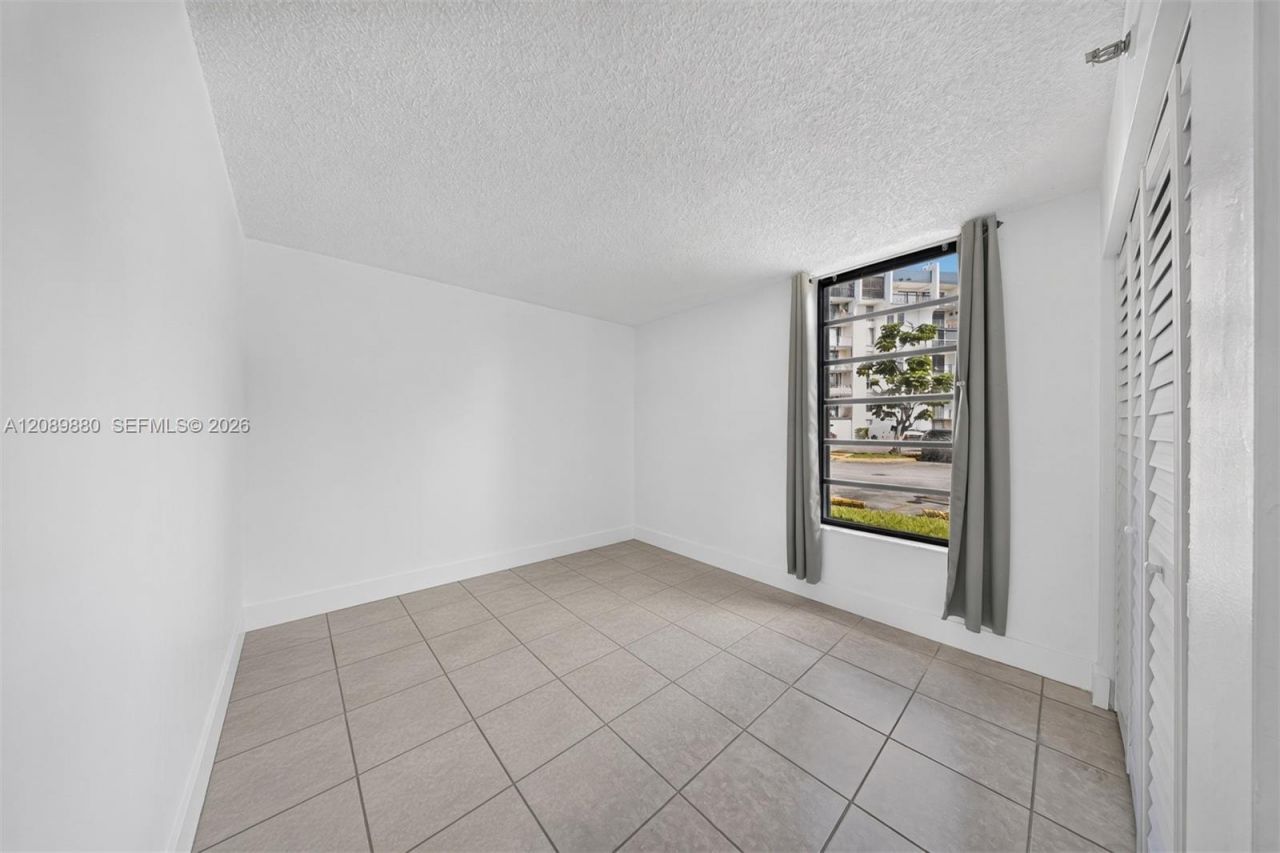 9686 Fontainebleau Blvd, Unit 106, Miami, FL 33172 Photo