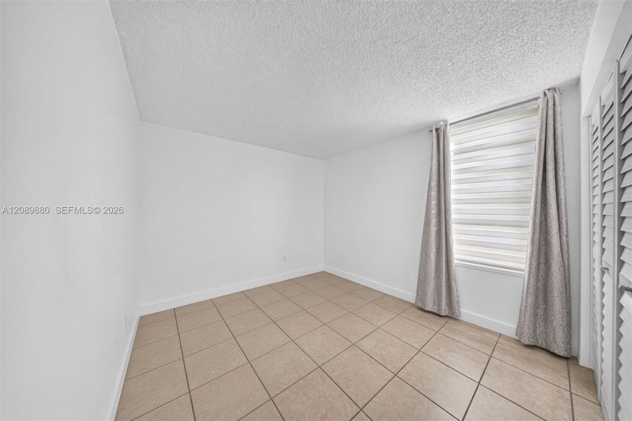 9686 Fontainebleau Blvd, Unit 106, Miami, FL 33172 Photo