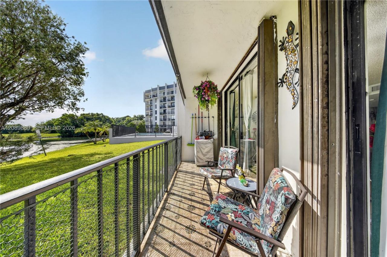 9686 Fontainebleau Blvd, Unit 106, Miami, FL 33172 Photo