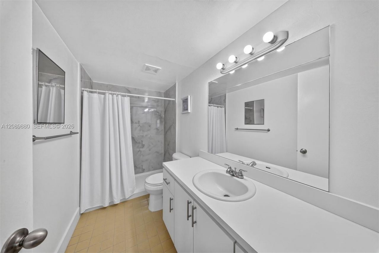 9686 Fontainebleau Blvd, Unit 106, Miami, FL 33172 Photo