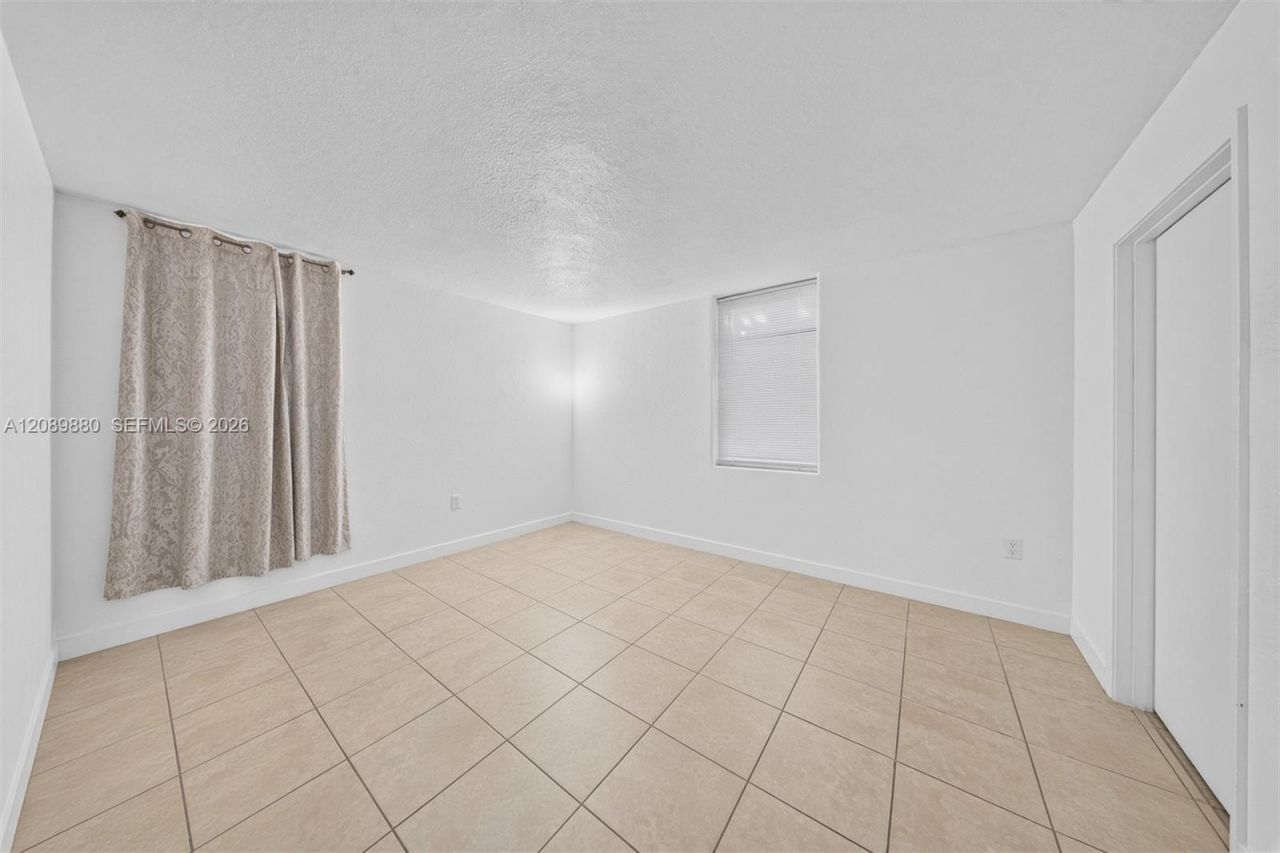 9686 Fontainebleau Blvd, Unit 106, Miami, FL 33172 Photo