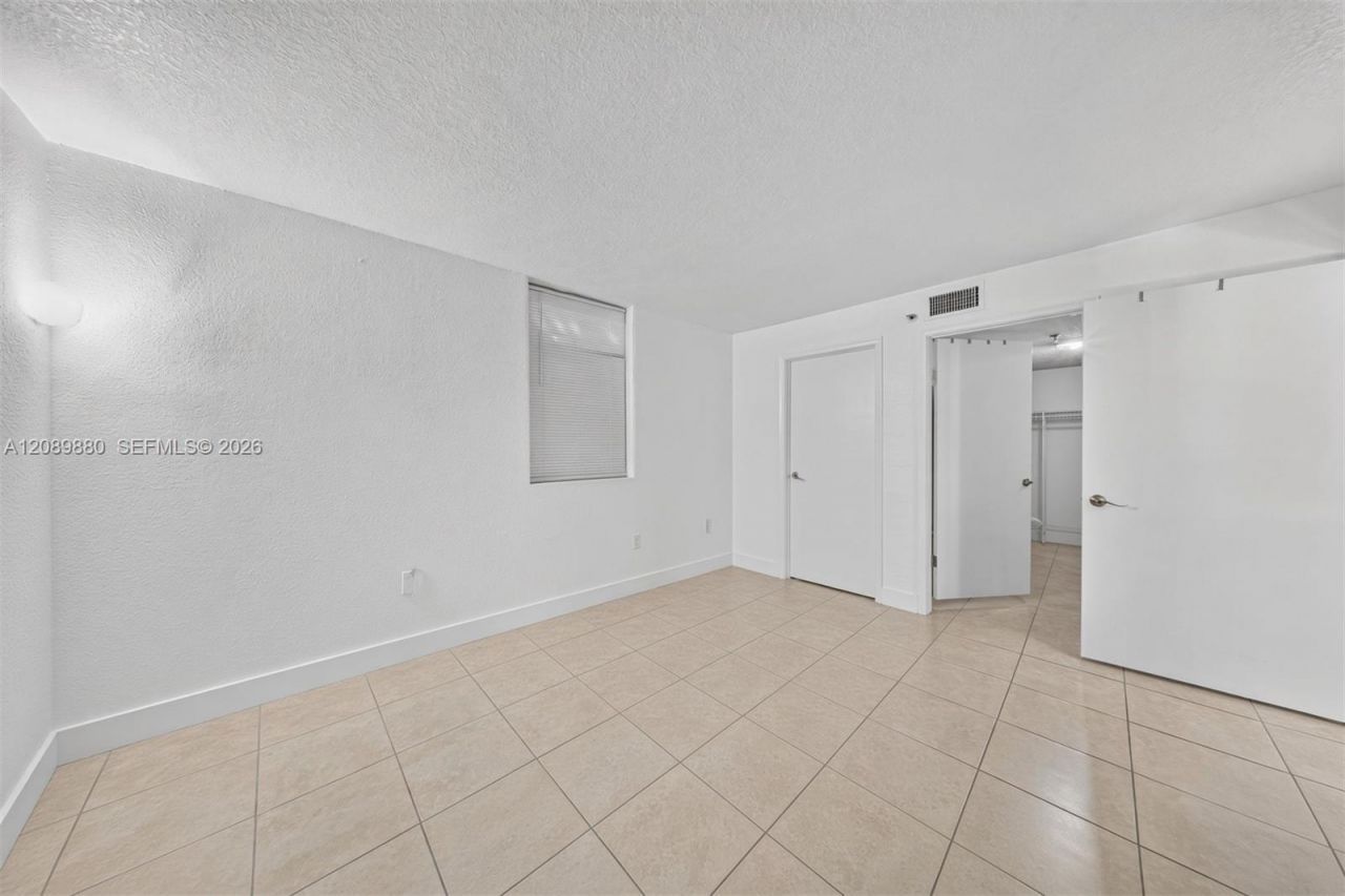 9686 Fontainebleau Blvd, Unit 106, Miami, FL 33172 Photo