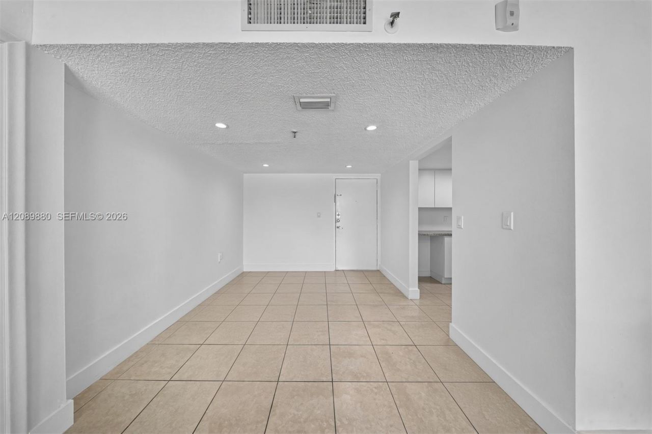 9686 Fontainebleau Blvd, Unit 106, Miami, FL 33172 Photo