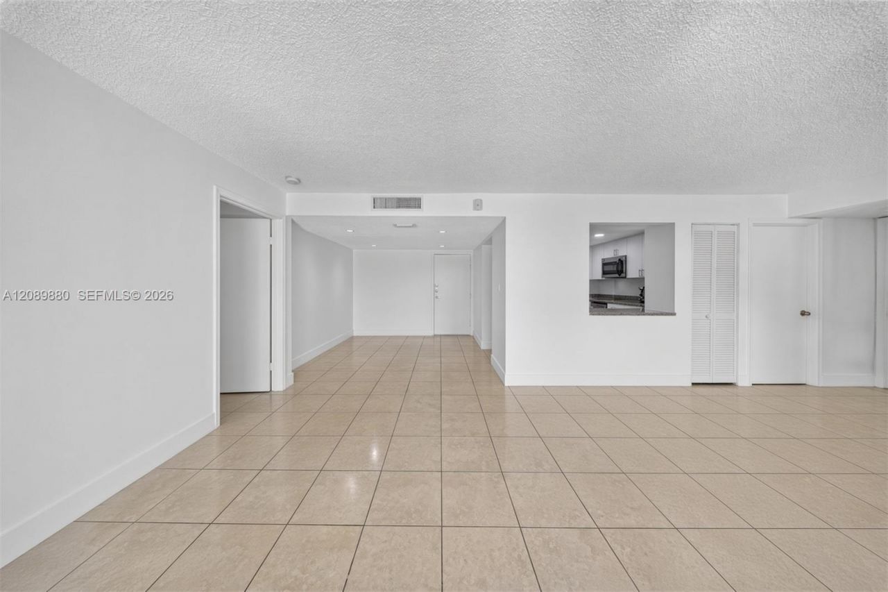 9686 Fontainebleau Blvd, Unit 106, Miami, FL 33172 Photo