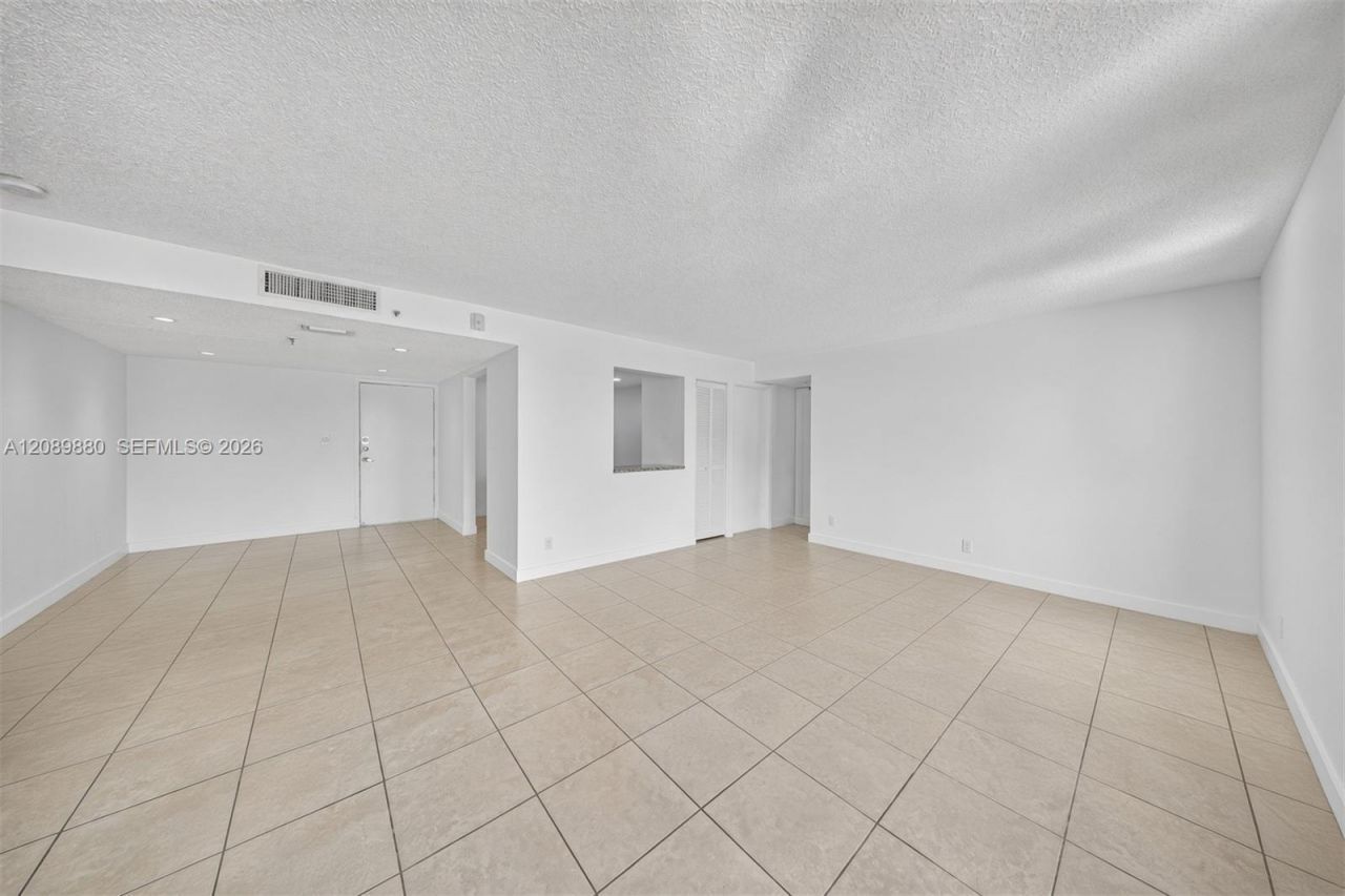 9686 Fontainebleau Blvd, Unit 106, Miami, FL 33172 Photo