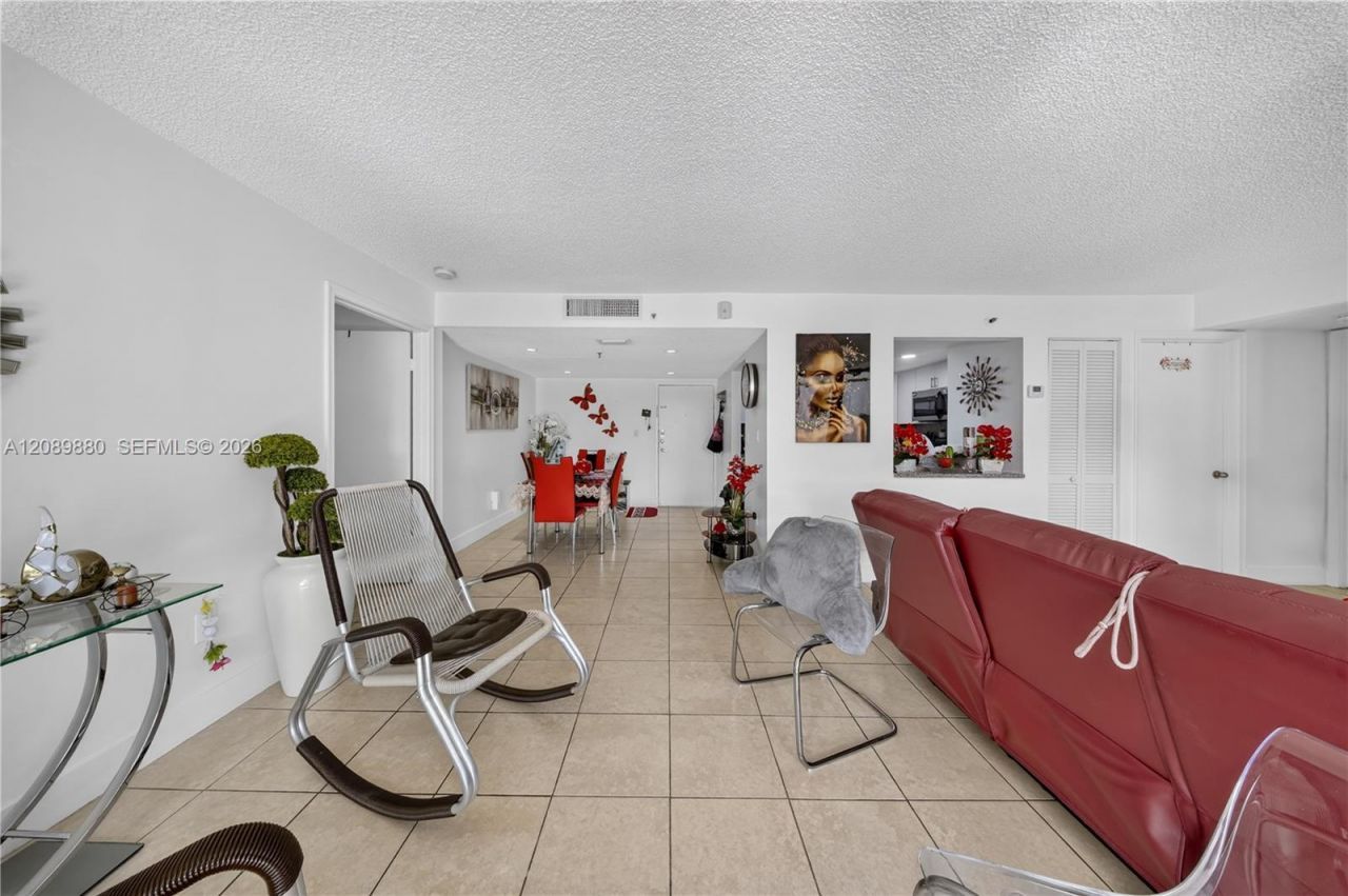 9686 Fontainebleau Blvd, Unit 106, Miami, FL 33172 Photo
