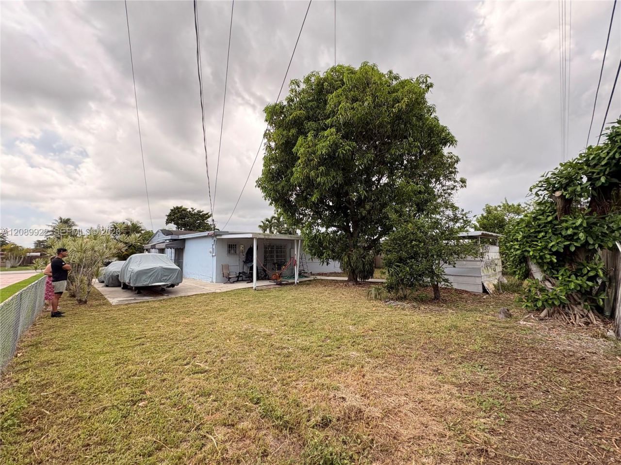 671 E 39th St , Hialeah, FL 33013 Photo