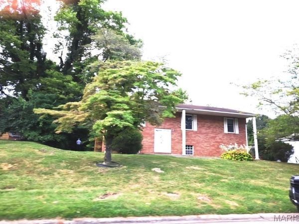 27 Matterhorn Drive , Glen Carbon, IL 62034