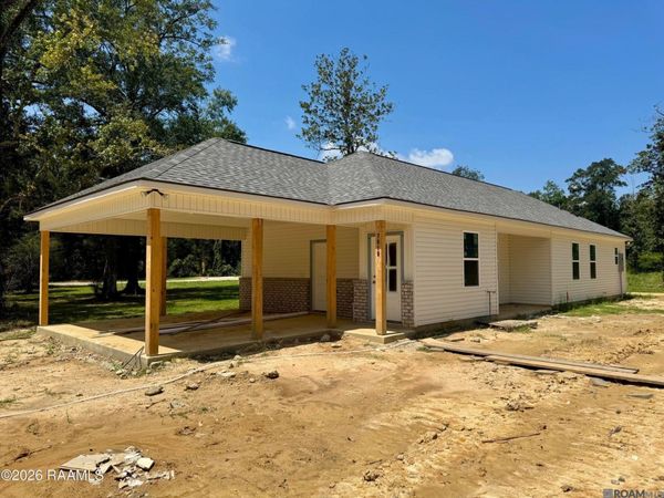 7019 Chandler Bluff Rd, Denham Springs, LA 70706