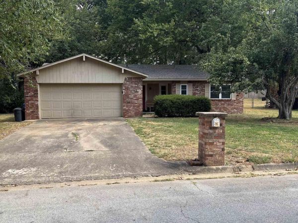 2880 N Peg Lane, Fayetteville, AR 72703