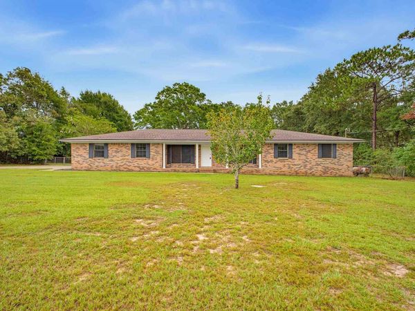 5560 Twin Creek Cir, Pace, FL 32571