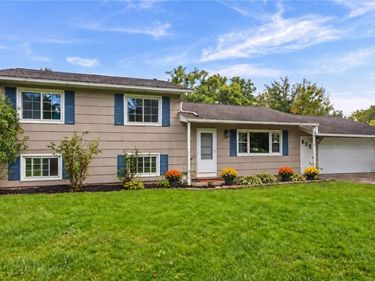 12 Spicewood Lane, Rochester, NY 14624