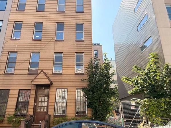 142 N 11th Street , Brooklyn, NY 11249