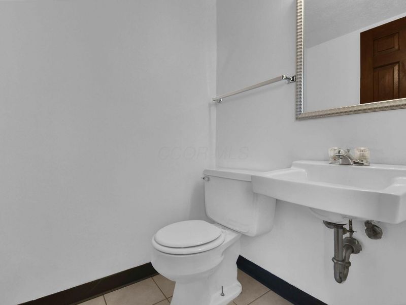 625 Country Club Drive , Unit D4, Newark, OH 43055 Photo 5