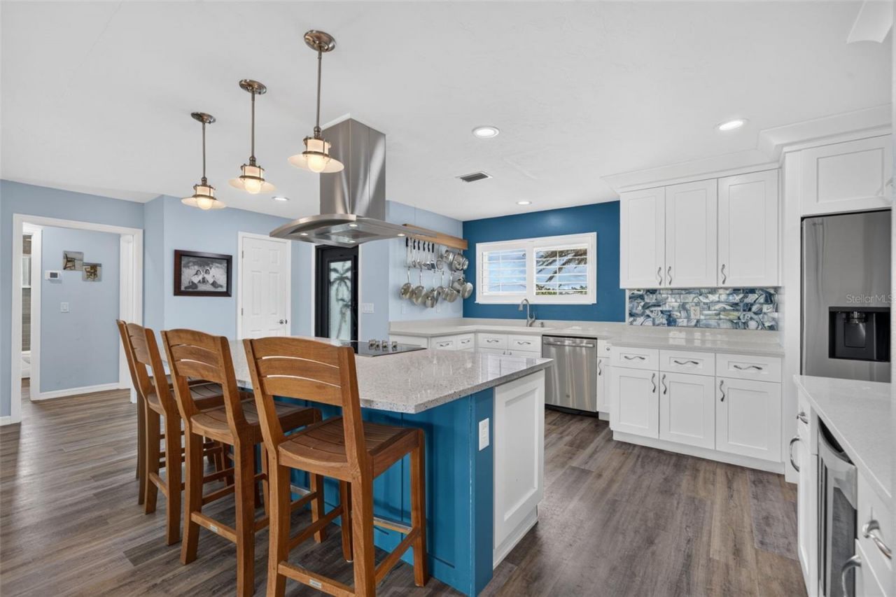 3708 Royal Palm Drive, Bradenton, FL 34210 Photo