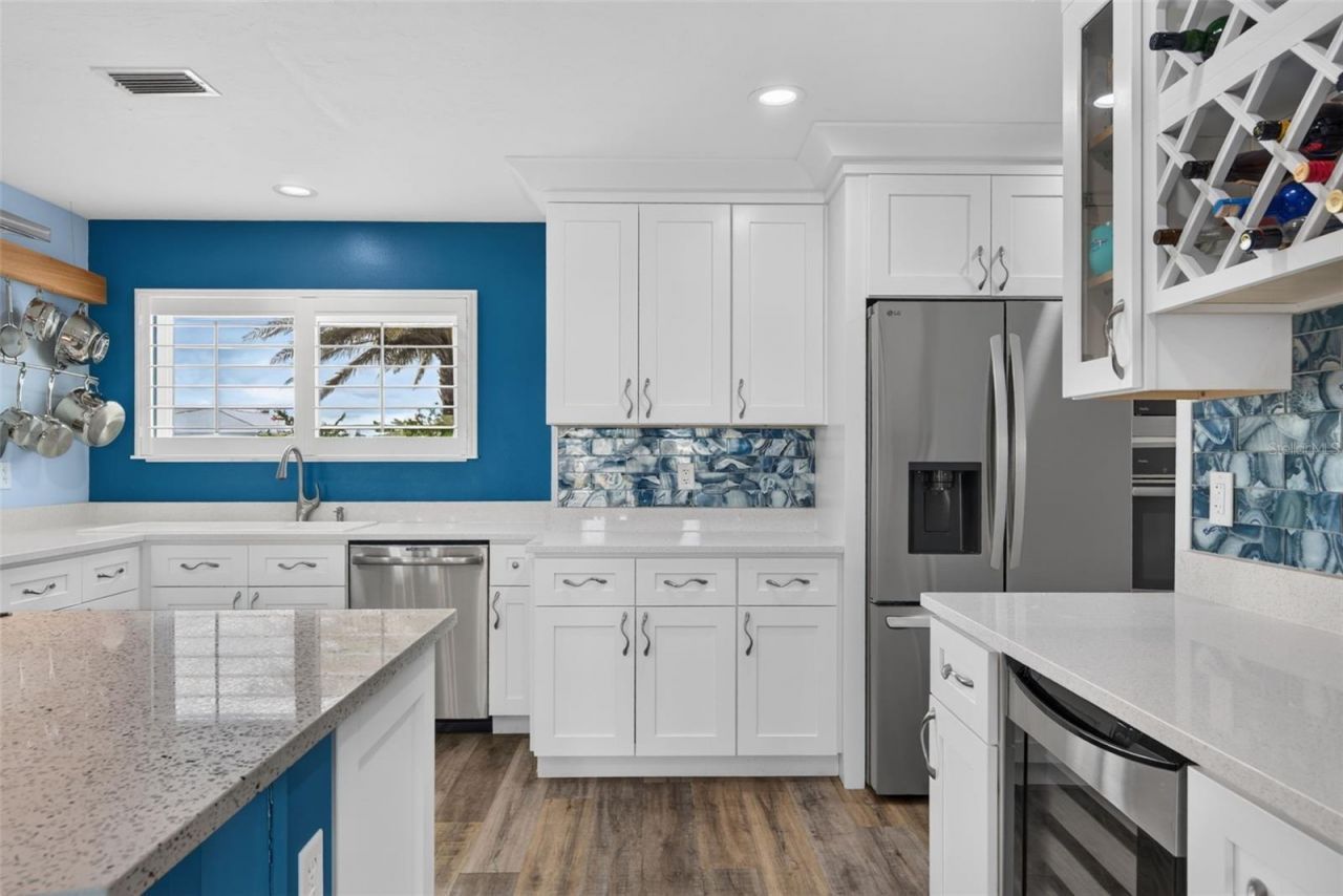 3708 Royal Palm Drive, Bradenton, FL 34210 Photo
