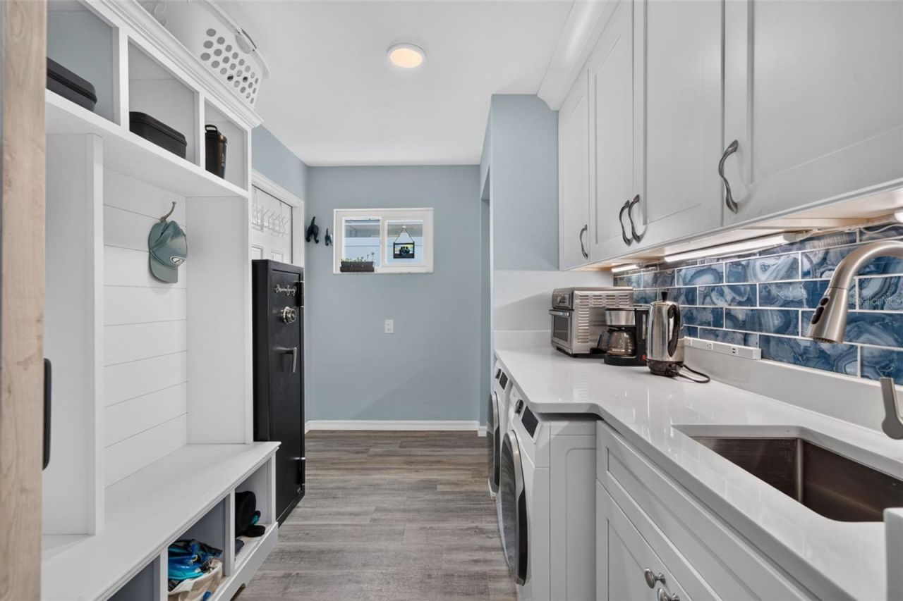 3708 Royal Palm Drive, Bradenton, FL 34210 Photo
