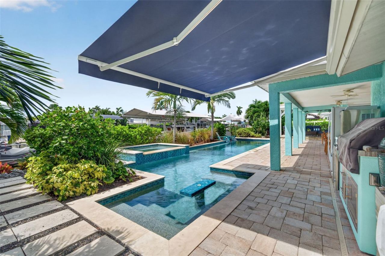 3708 Royal Palm Drive, Bradenton, FL 34210 Photo