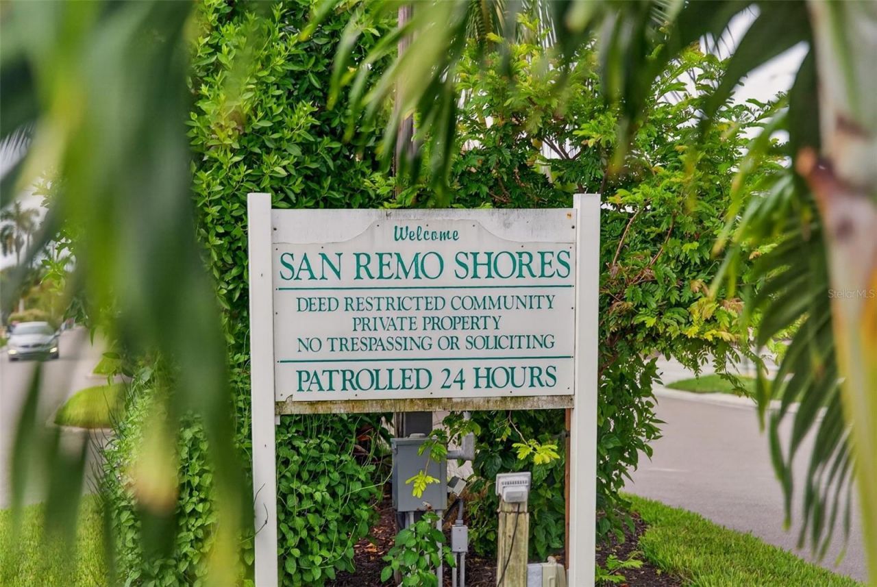 3708 Royal Palm Drive, Bradenton, FL 34210 Photo