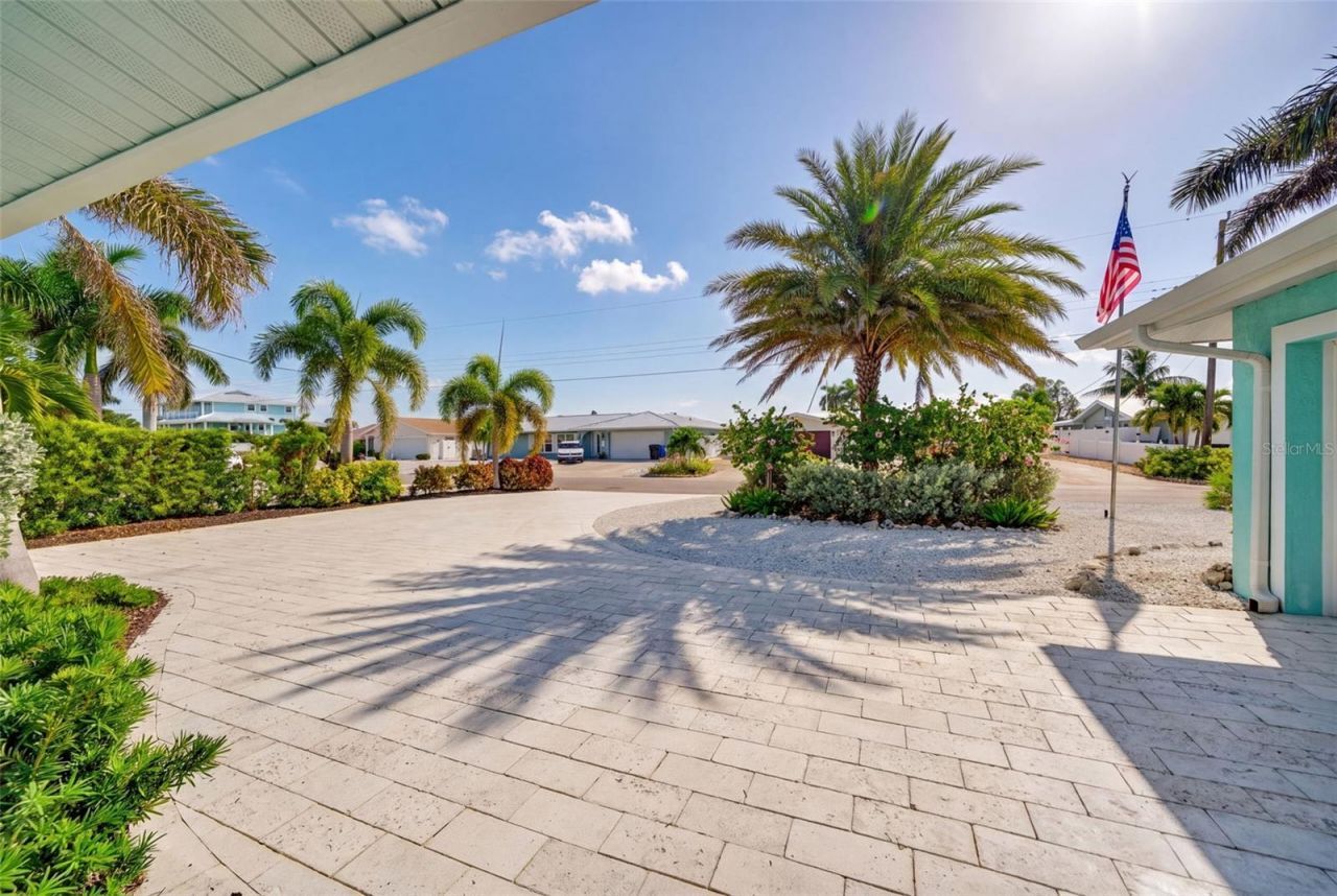 3708 Royal Palm Drive, Bradenton, FL 34210 Photo