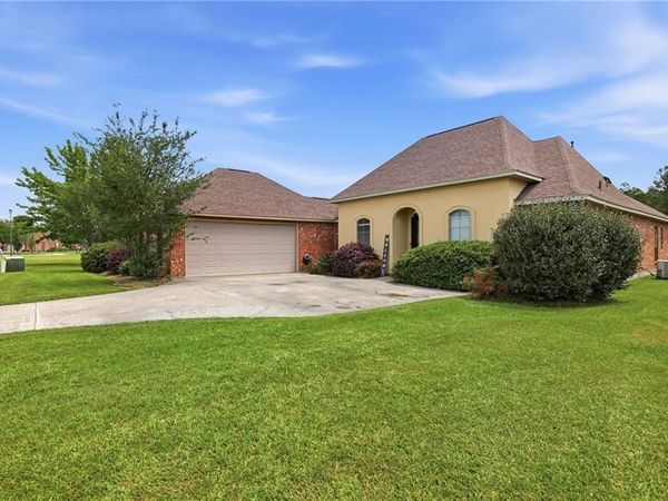 38606 REDBUD Lane , Denham Springs, LA 70706