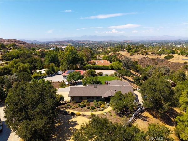 196 Colt Lane, Thousand Oaks, CA 91361