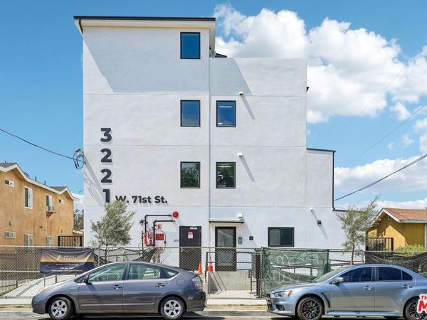 3221 W 71st Street, Los Angeles, CA 90043