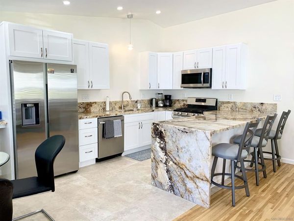7674 La Jolla Blvd, La Jolla, CA 92037