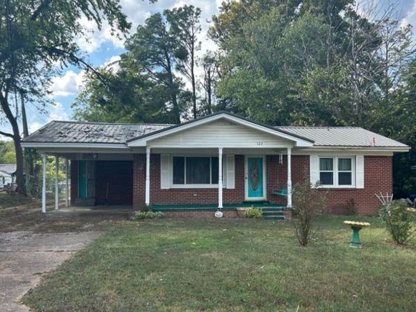123 NORTH MAGNOLIA ST N, Adamsville, TN 38310