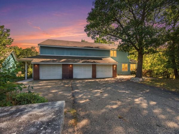 8031 Tierneys Woods Curve, Bloomington, MN 55438