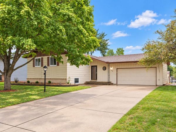 1326 21st Street W, Hastings, MN 55033