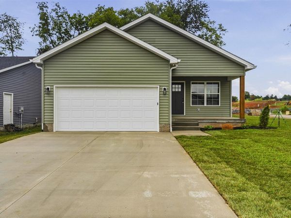 704 Cherry Blossom Road , Bowling Green, KY 42103