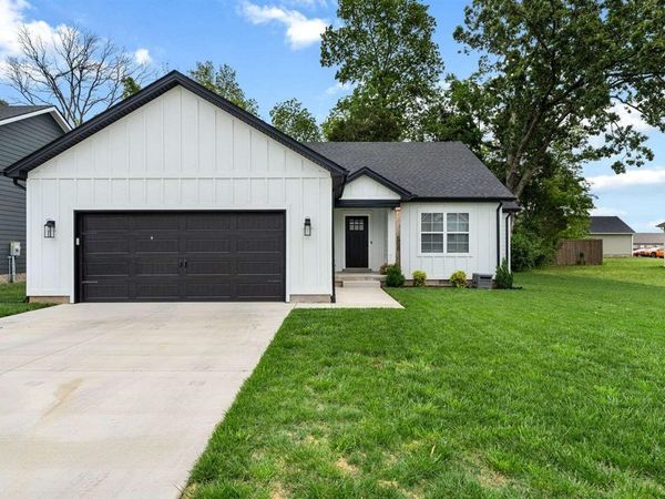 668 Pleasant Meadow Lane , Bowling Green, KY 42101