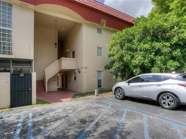 10907 N Kendall Drive, Unit 427, Miami, FL 33176