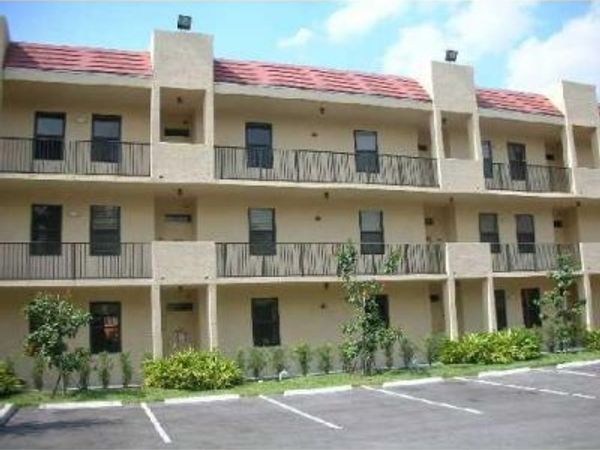 6733 CORAL LAKE Drive, Unit 6733, Margate, FL 33063