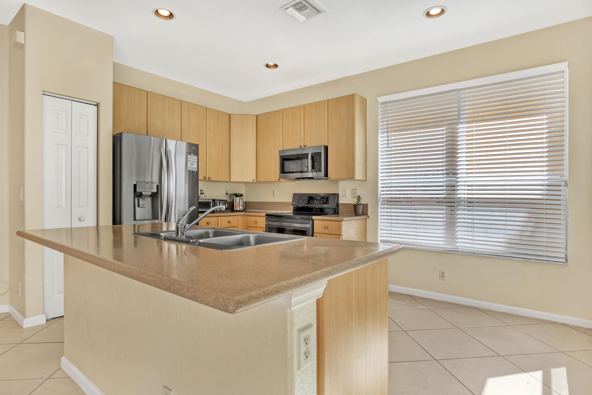 4493 Lake Tahoe Circle, West Palm Beach, FL 33409 Photo