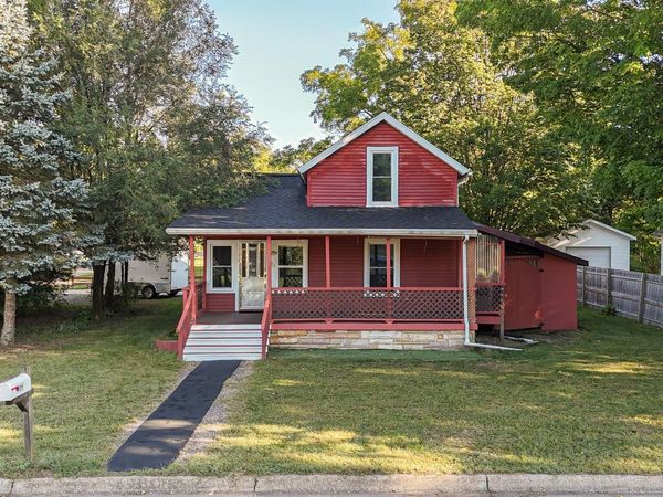 401 Sheldon Street, Dowagiac, MI 49047