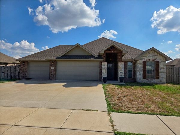 621 Melrose Place , Centerton, AR 72712