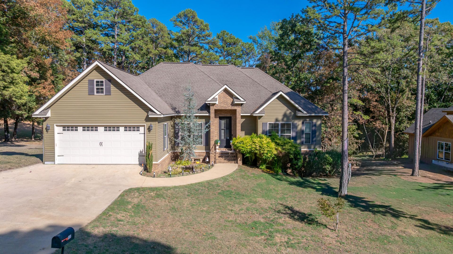 365 Bluff View Drive, Batesville, AR 72501 Main Photo
