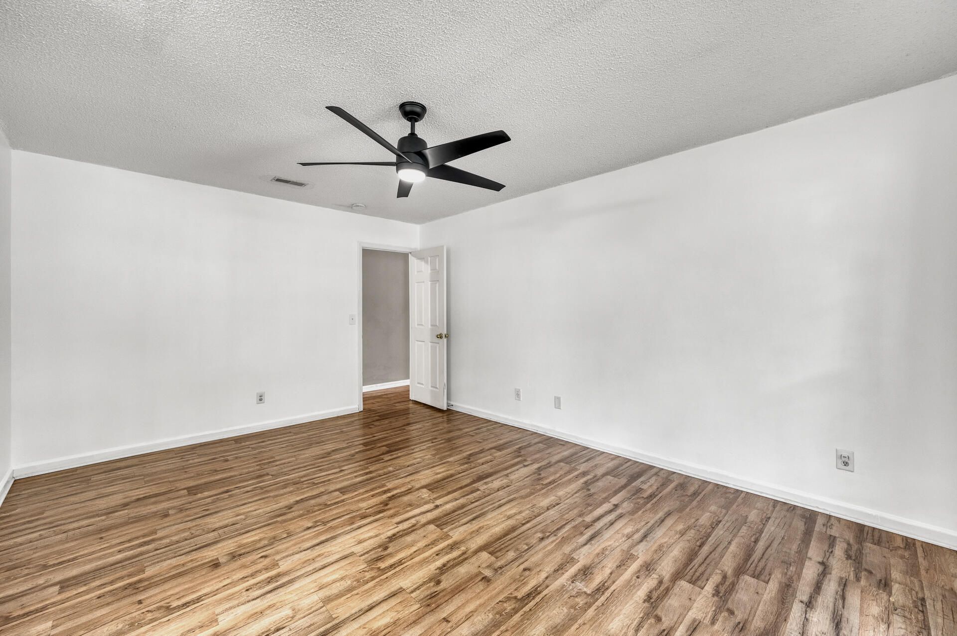 6634 Bent Creek Drive Photo 16