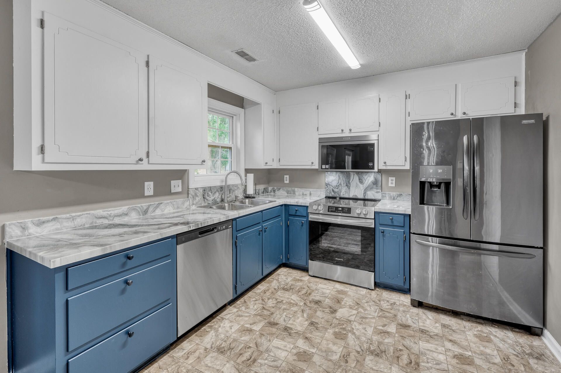 6634 Bent Creek Drive Photo 9