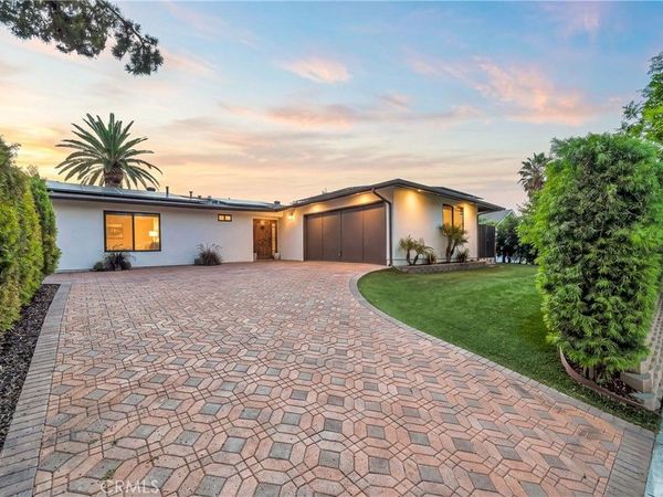 5420 Parkmor, Calabasas, CA 91302