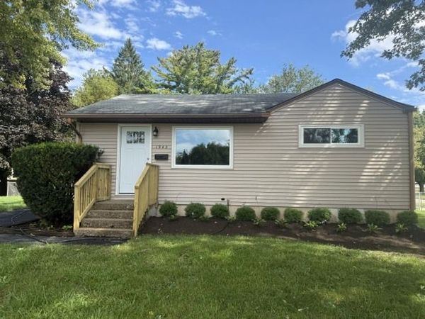 1945 Creek Road, Waukegan, IL 60087