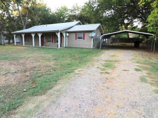 308 Honey Grove St, Roxton, TX 75477